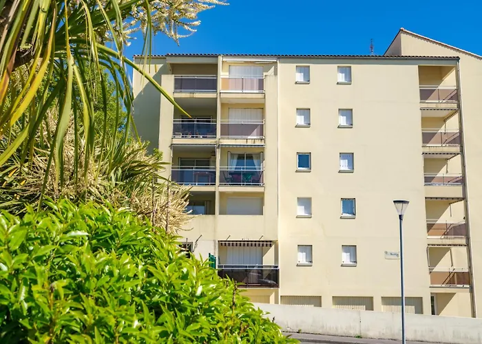 Apartment Le Yachting-2 By Interhome